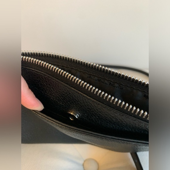 Michael Kors Leather James Large Zip Clutch Crossbody Bag black hands free - Picture 8 of 15